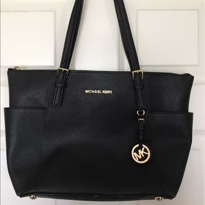 Michael Kors Jet Set Top Zip Saffiano Leather Tote