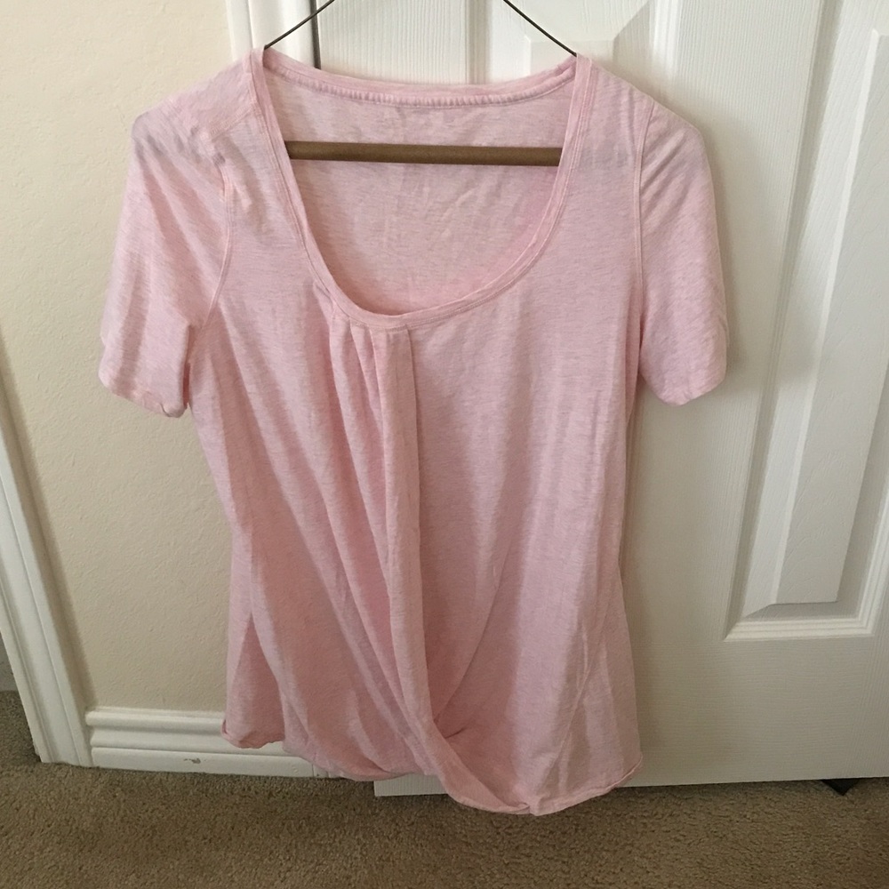 Pale pink soft Lululemon scoop neck size 6