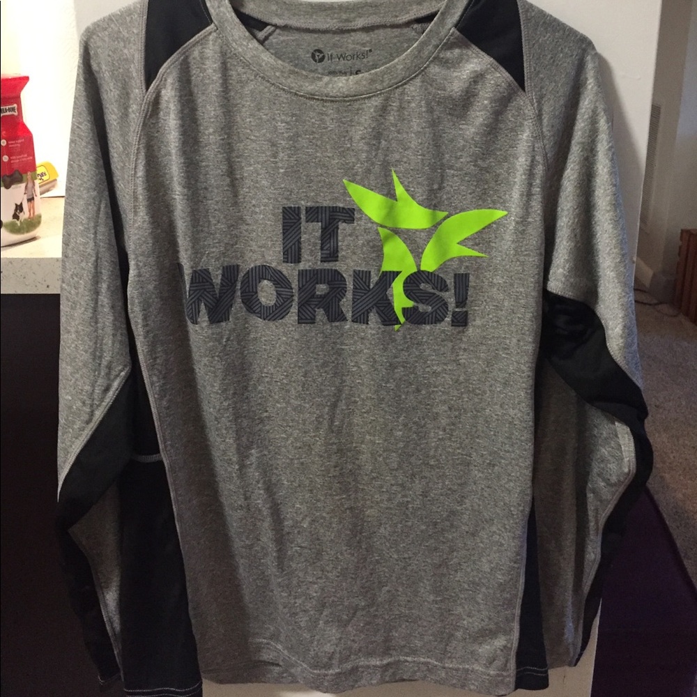 ItWorks Long Sleeve Shirt