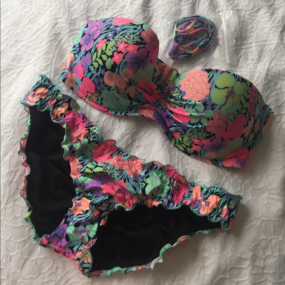 NWOT Victoria's Secret tropical print bikini