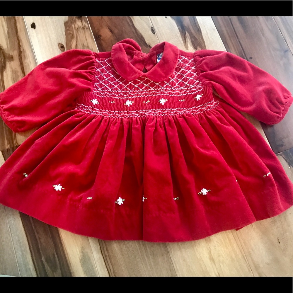 Carriage Boutiques 6m velvet red dress