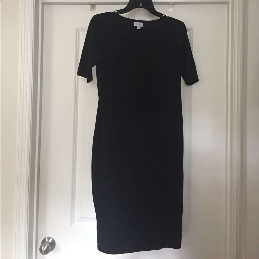🦄 LuLaRoe: BLACK Julia (S) 🦄