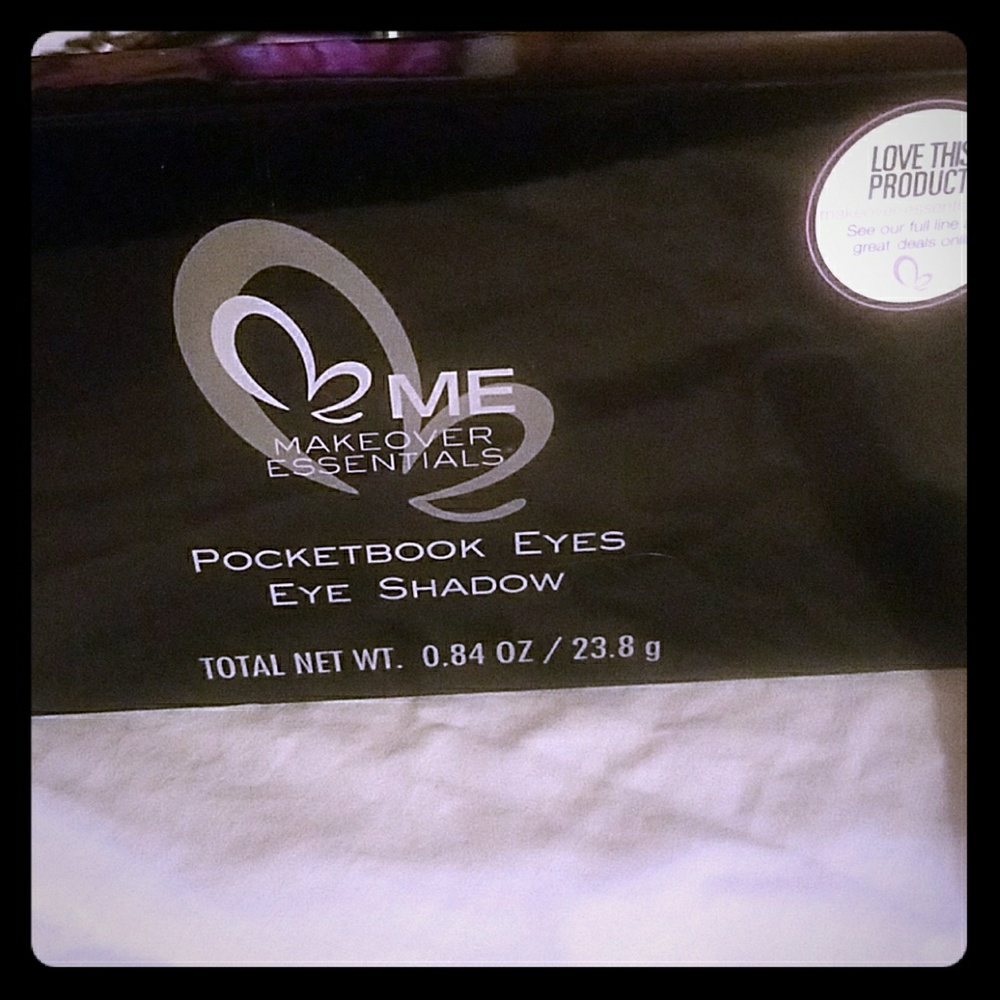 BNIB Makeover Essentials pocketbook eyes eyeshadow