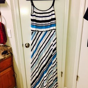 Maxi dress from White House Black Market 😍