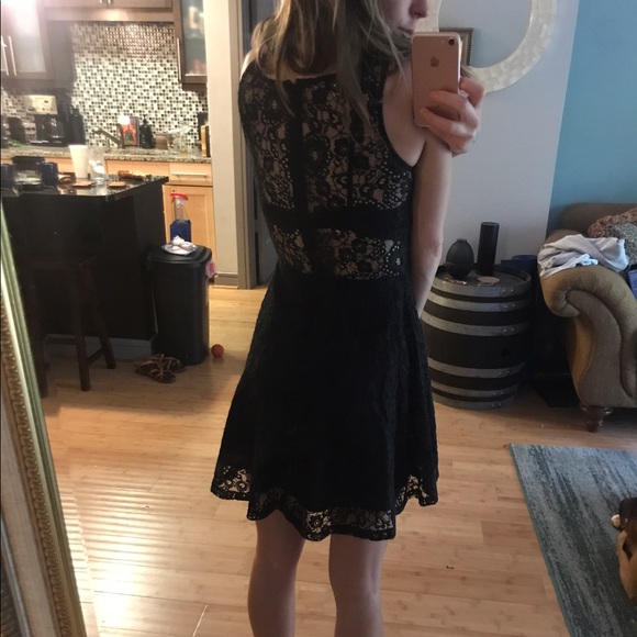 Black lace dress - Picture 2 of 3