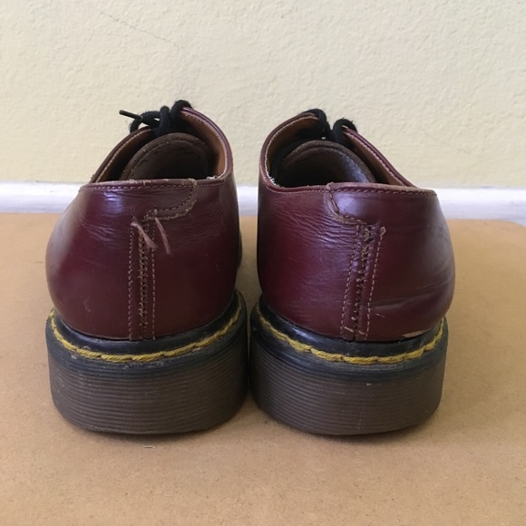 VINTAGE. Cherry red blood oxford Dr. Martens. - Picture 2 of 3