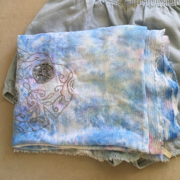 One Teaspoon scarf wrap - Picture 4 of 4