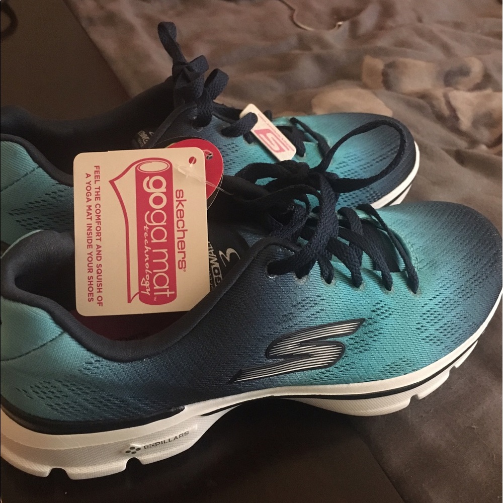 NWT Skechers Tennis Shoes