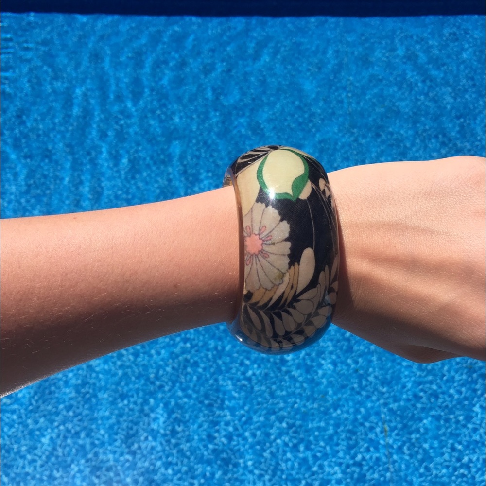 🤍 Zara - Large patterned bangle