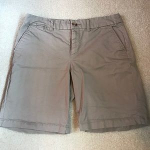 Gap khaki Bermuda shorts