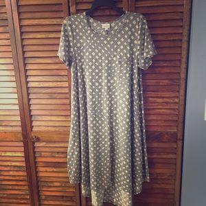 M Lularoe Carly dress heather gray and ivory print