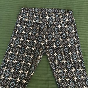 Navy TC Lularoe buttery soft leggings