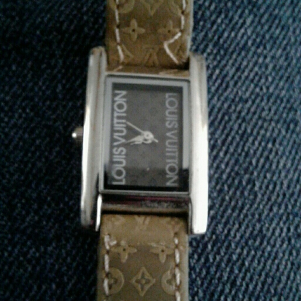 LOUIS  VUITTON WATCH
