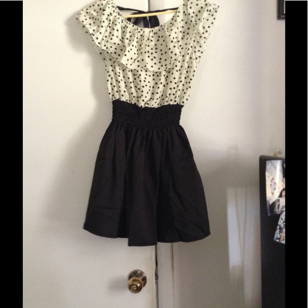 Cute black & white polka dotted dress