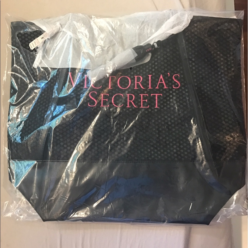 new vs pink beach bag