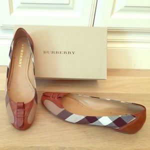 Burberry leather & material flats