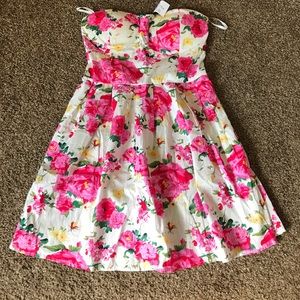 NWT rue 21 floral strapless dress.