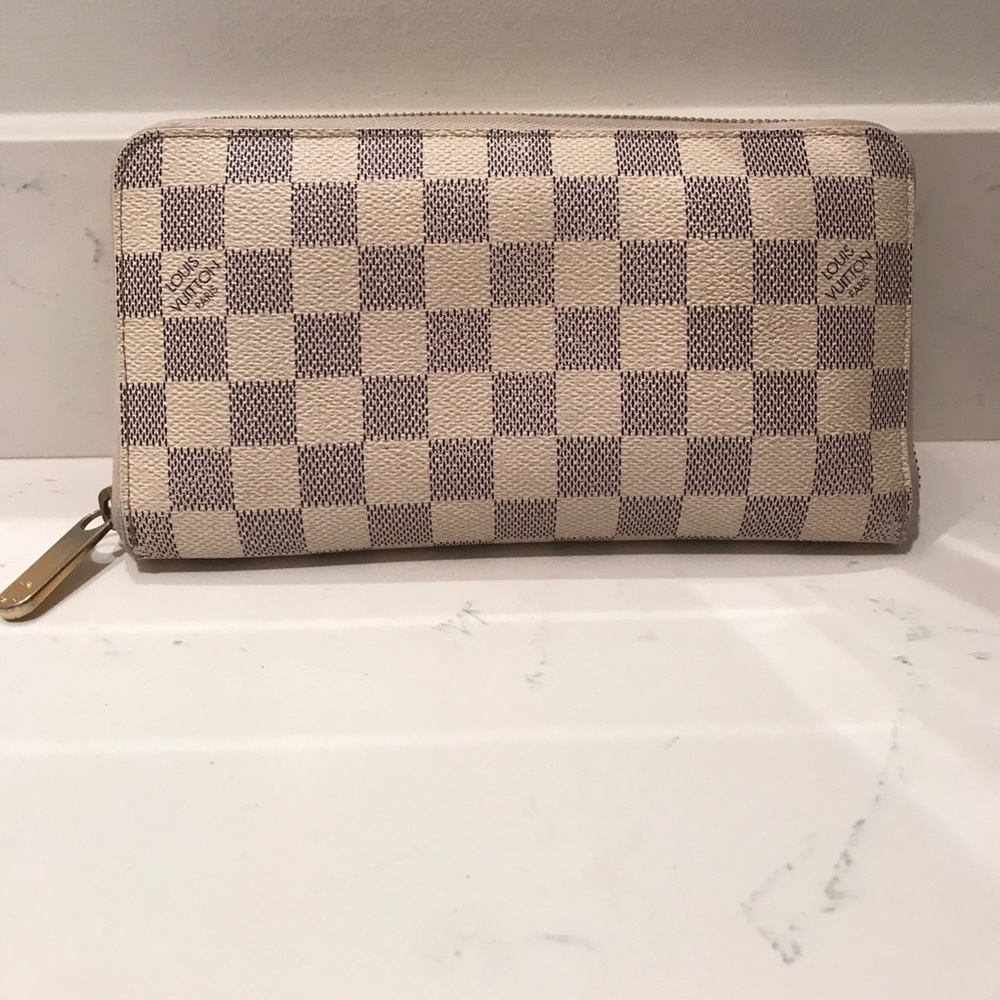 Louis Vuitton Zippy Wallet