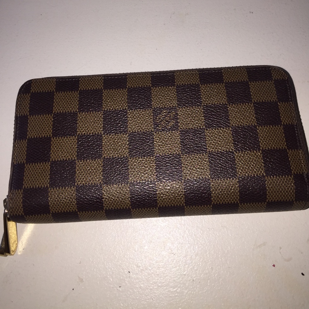 Brown checkered wallet!