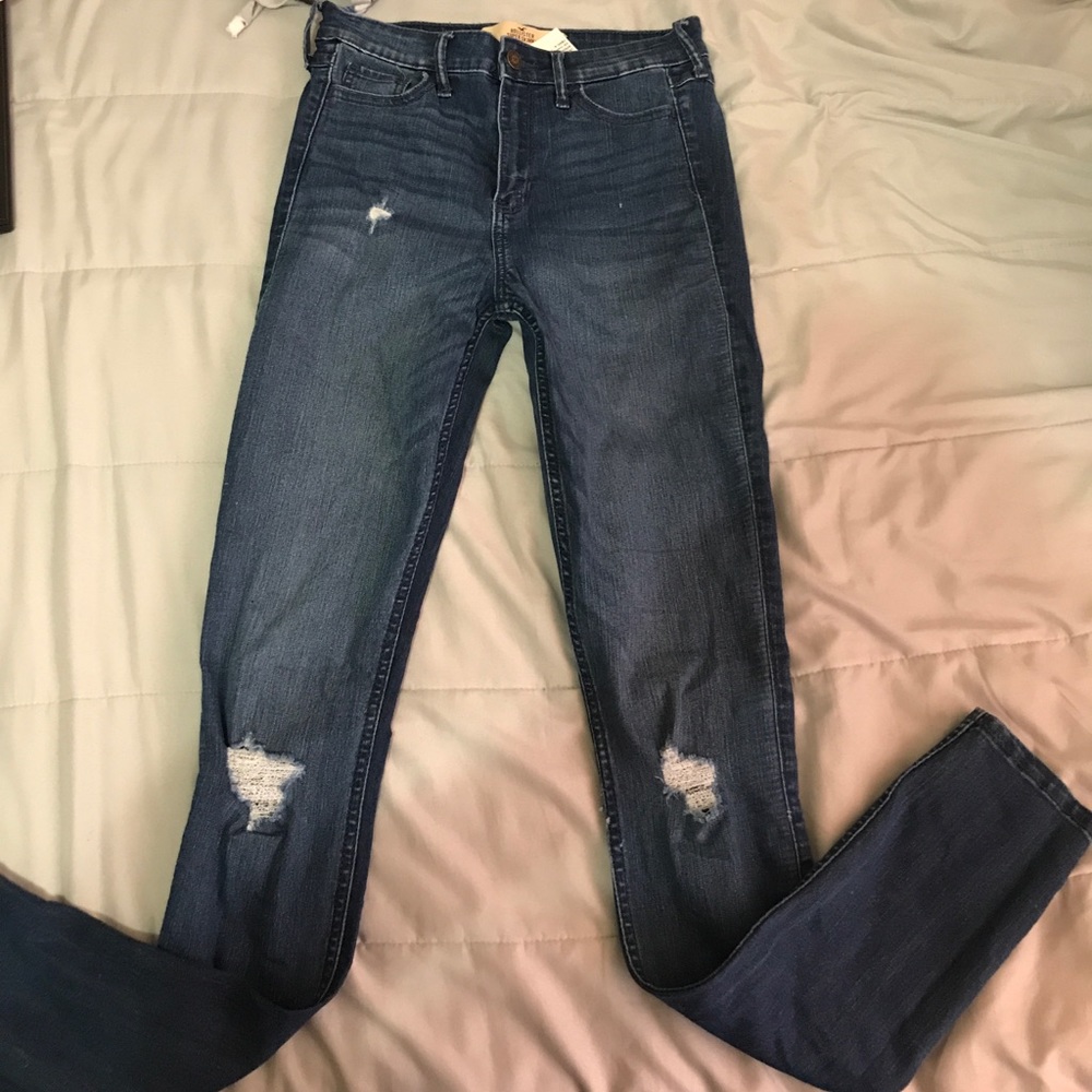 High rise dark hollister skinny jeans.