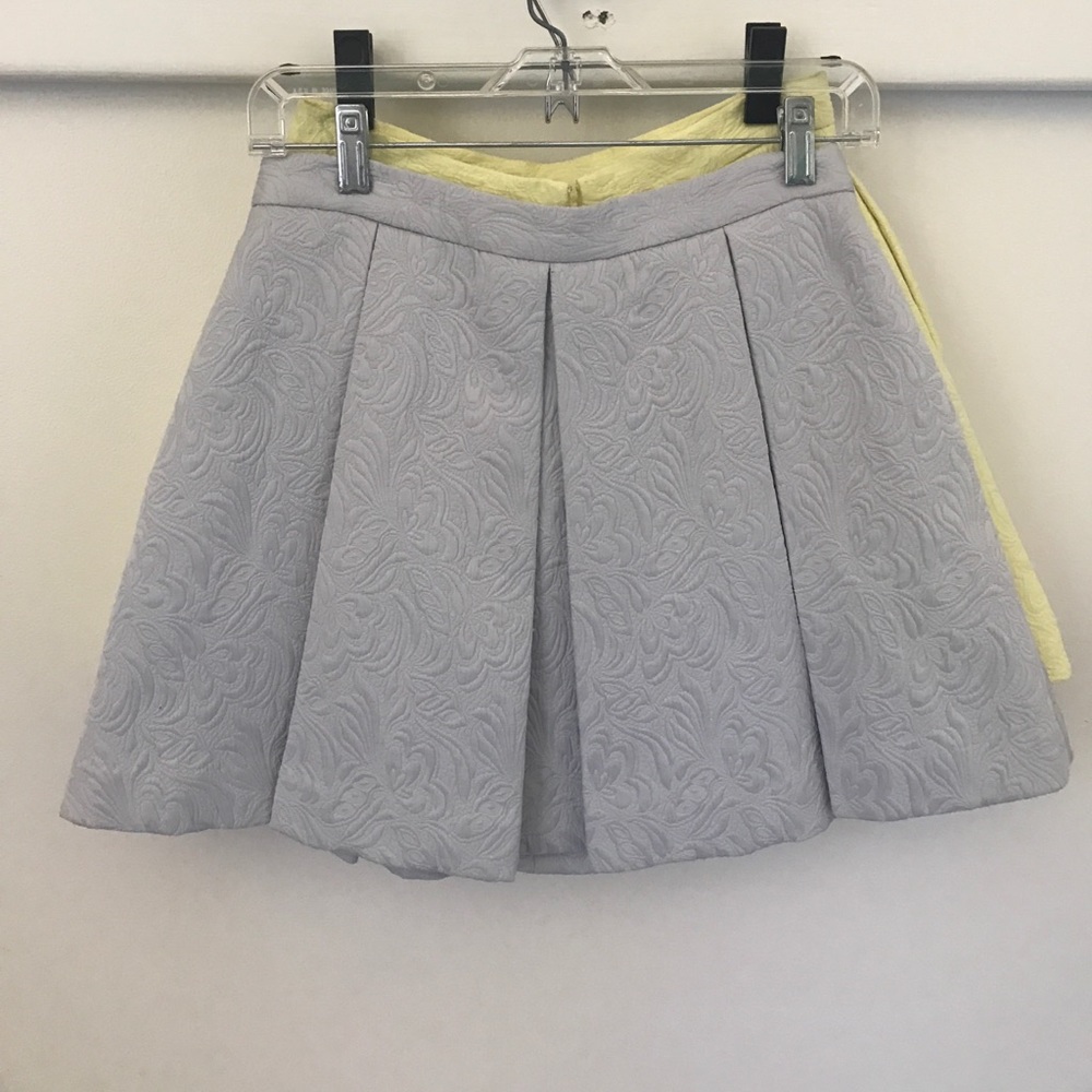NEW Tildon pleated jacquard skirts! Yellow/blue