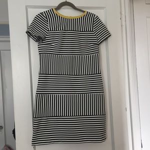 Cute Maggy London B&W work dress Sz4