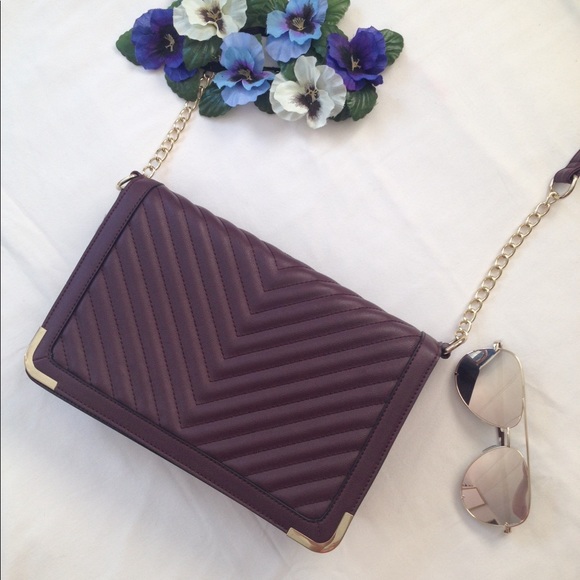 🌼 5 for $25🌼 Plum Bag - Picture 3 of 6