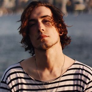 Meet your Posher, Max