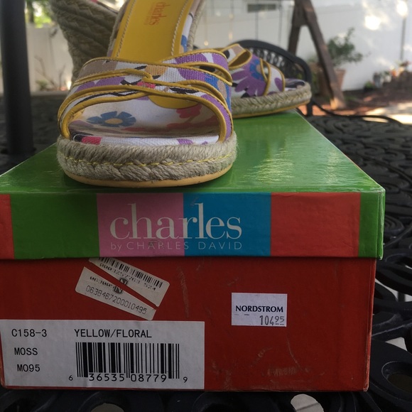 Charles David Floral wedge open toed shoe - Picture 2 of 4