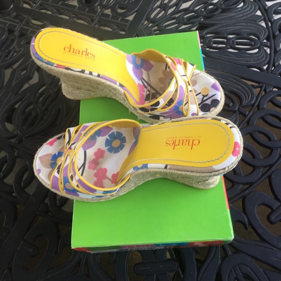 Charles David Floral wedge open toed shoe - Picture 3 of 4