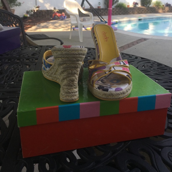 Charles David Floral wedge open toed shoe - Picture 4 of 4