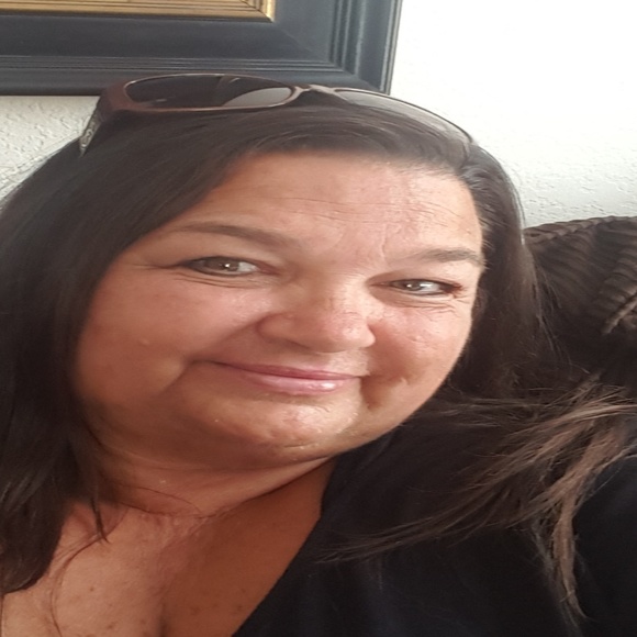 Meet your Posher, Debbie - Picture 1 of 1