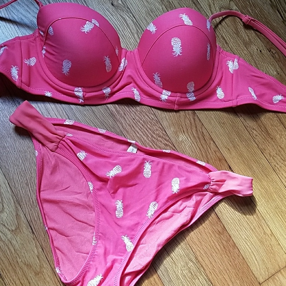 Pineapple swim set!!!