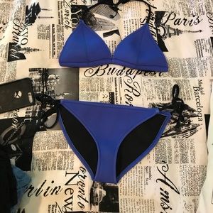 AUTHENTIC TRIANGL BIKINI