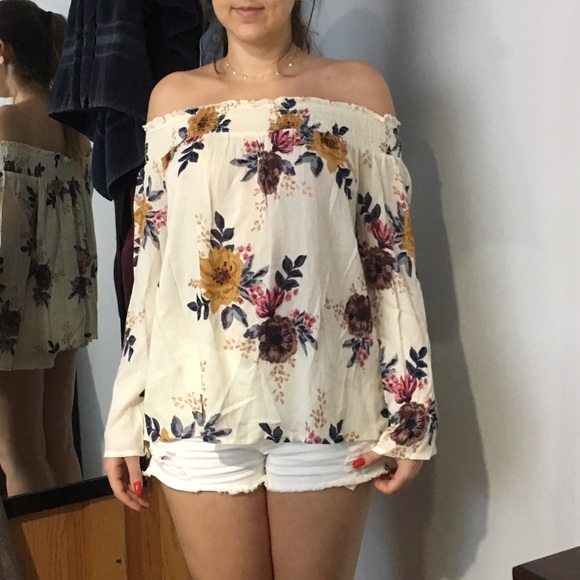 Off the shoulder floral top - Picture 2 of 4