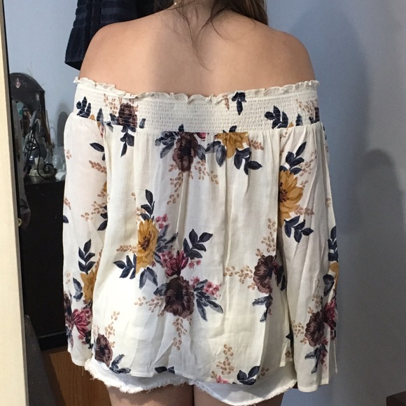 Off the shoulder floral top - Picture 4 of 4