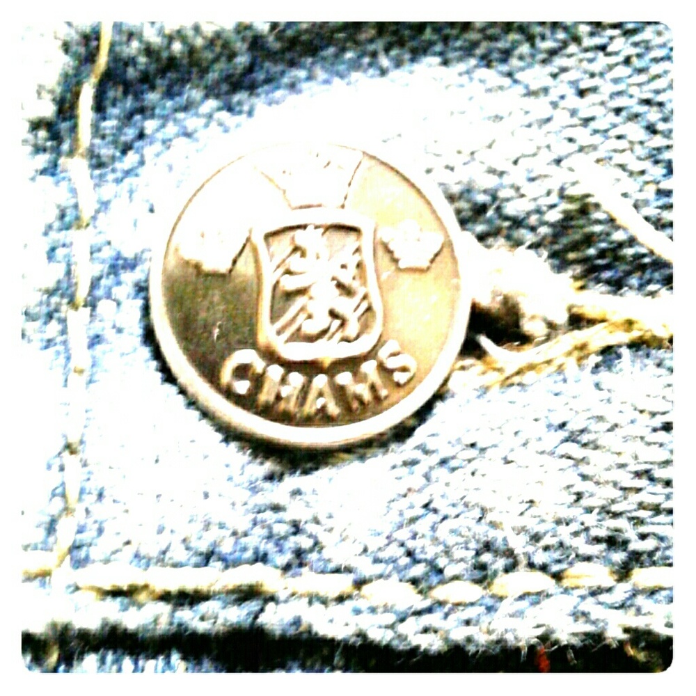 Jeans with strength can go with any white T