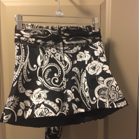 Black White market halter - Picture 3 of 3