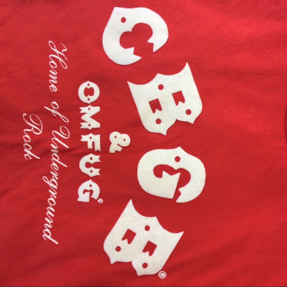 Cbgb tee with felt white writing