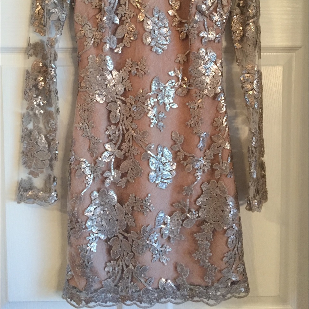 Dress The Population long-sleeve dress - Picture 2 of 3