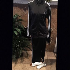 🆕 (Authentic) Adidas Athletic Suit!