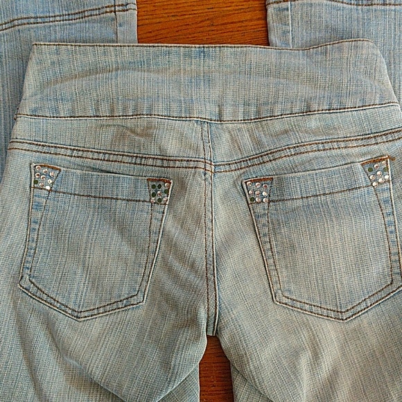 Cache Glam Crop Jeans - Picture 3 of 4