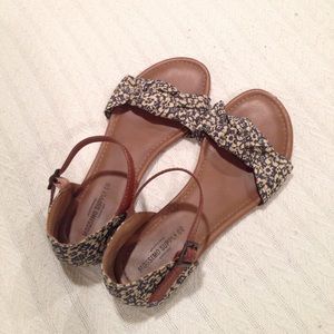 Navy & Cream Floral Knot Ankle Strap Sandal