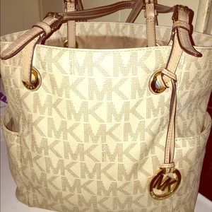 Excellent condition! Michael Kors purse