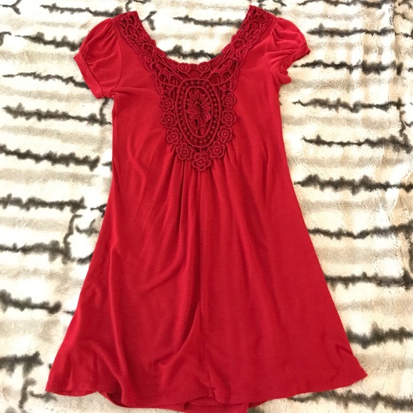 Red Crochet Floral Scoop Back Top - Picture 6 of 7