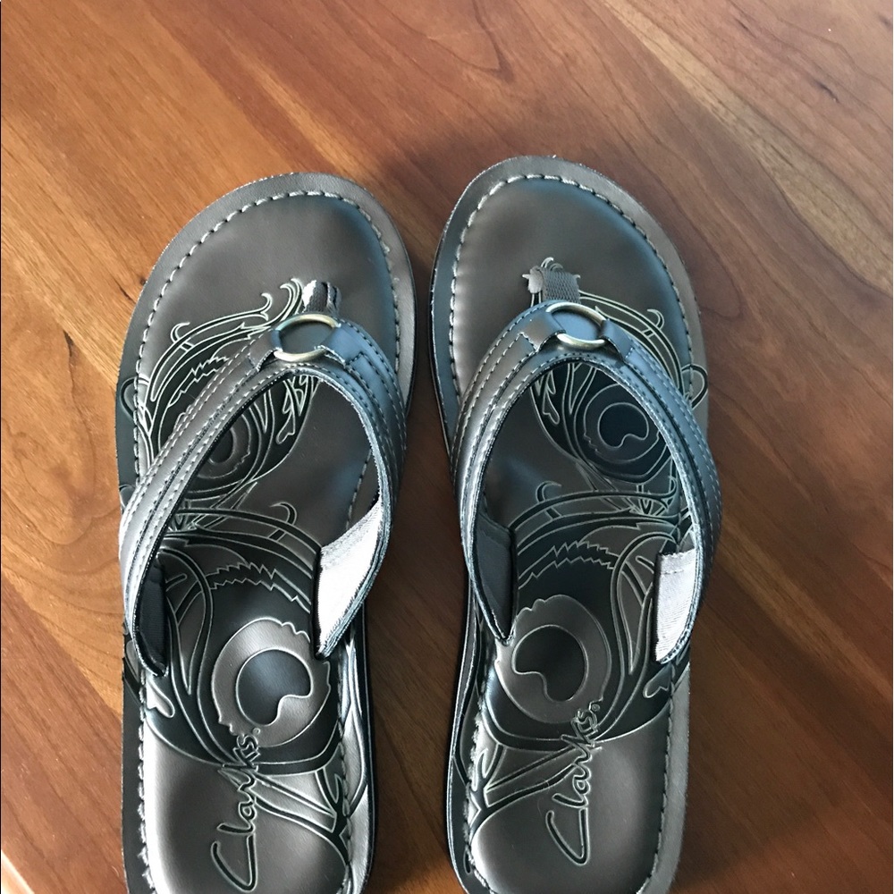 Clarks flip flops