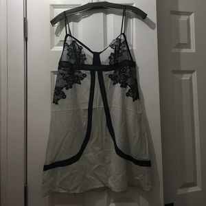 Elle MacPherson Intimates chemise size Large
