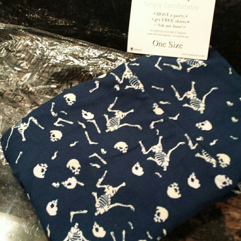LuLaRoe skull leggings