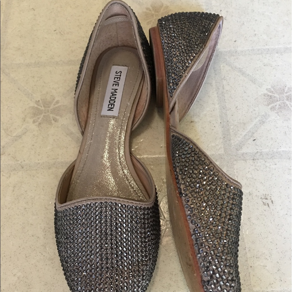 Steve Madden flat shoes.