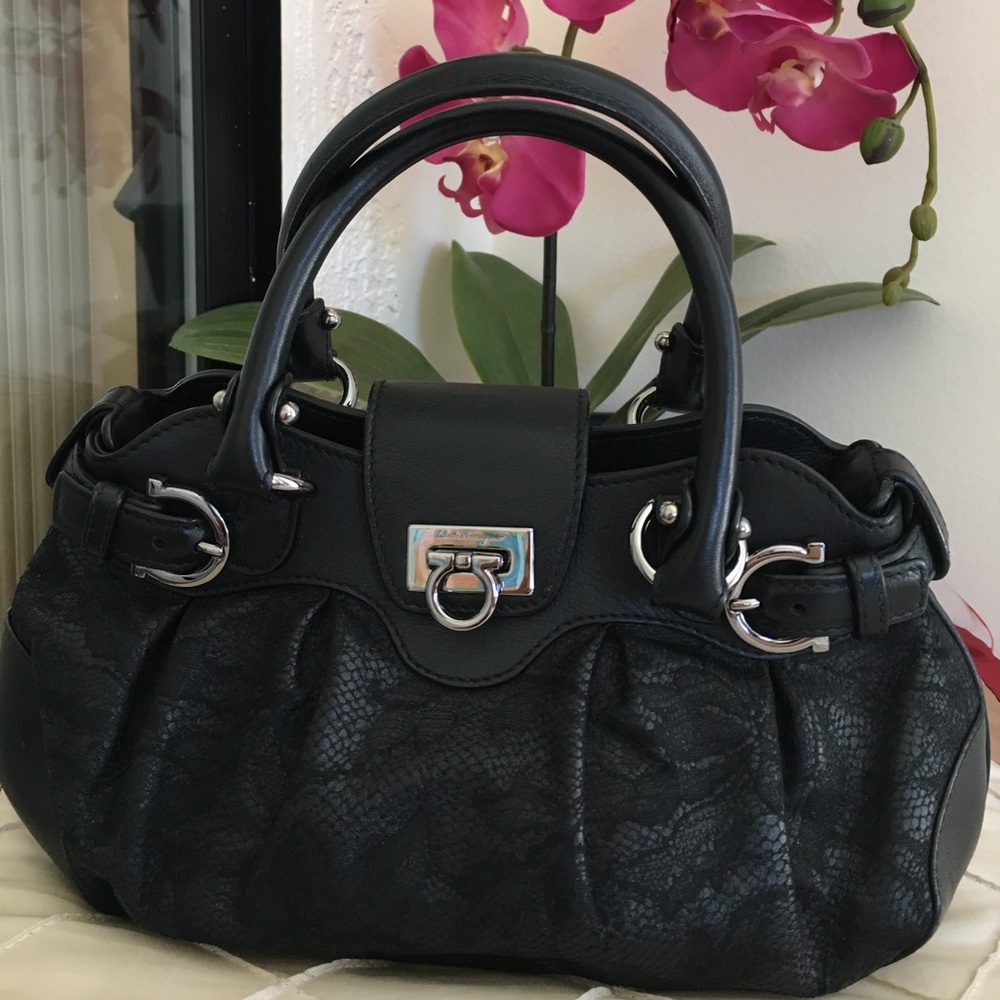 💥💯Guaranteed Authenticity Salvatore Ferragamo